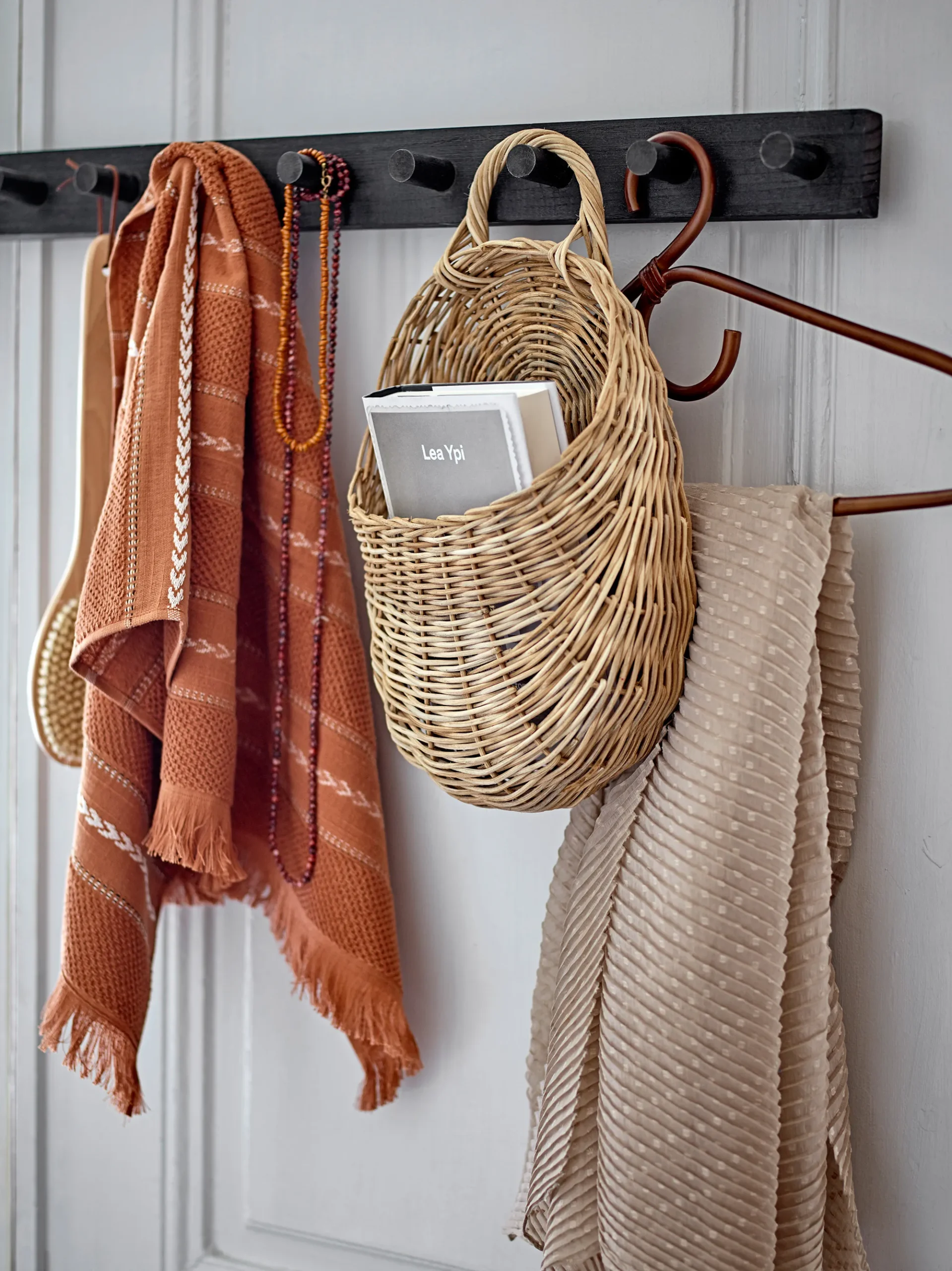 Bloomingville Arch Kleiderhaken Rattan 4 Bloomingville Arch Kleiderhaken Rattan – Bild 2