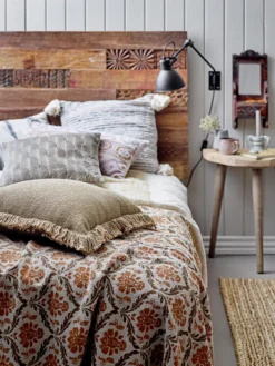 Bloomingville Tudor Beistelltisch -Bloomingville Verkäufe 571559 01 10 EnvironmentImage 48d2deb8b7